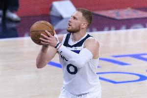 你的三分太关键！迪文岑佐14中6得到17分2板2助2断 三分11中5