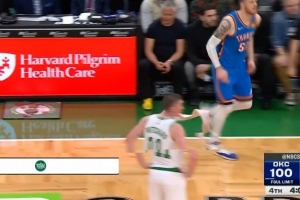 这太亏了！哈滕裹腿布没及时扯掉被判延误比赛技犯