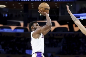 东契奇：布朗尼相比上赛季进步很大 在场每一分钟都打出了高水准