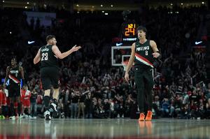 团队胜利！开拓者七人上双轰下130分 大胜雄鹿31分