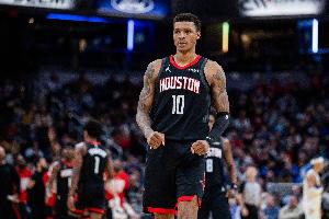 还是你最稳！小贾巴里半场21分钟 9中5&三分3中1拿到11分5板