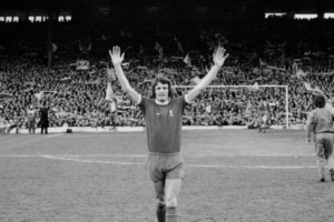 每体：利物浦传奇球员约翰・托沙克被确诊患有老年痴呆症