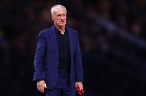 德尚：姆巴佩状态出色和登贝莱配合默契，下一场热身赛将进行轮换