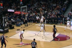 根本停不下来！斯特鲁斯内外开花再得5分 骑士领先达20分以上