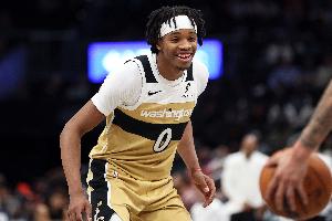 你俩打得还行！库利巴利&卡林顿半场均得分 合计拿下21分