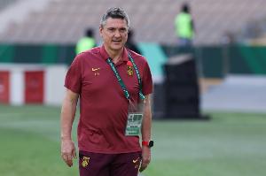 足球报谈中国U23战平朝鲜：比赛强度截然不同，对抗不足暴露问题