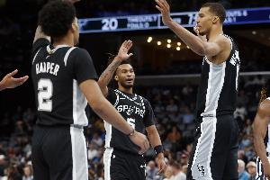 崛起迅猛！马刺本赛季已获得56胜 相当于过去两个赛季胜场数之和