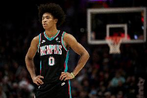 灰熊官方：韦尔斯右脚大拇指遭遇肌腱撕脱性骨折 将接受手术