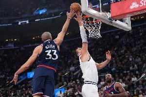 巴图姆：共事六年没见过这么强的伦纳德 他完全掌控一切&统治攻防