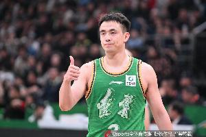 关键时刻很稳！赵继伟12中3拿下14分6板11助1断