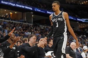 比尔·西蒙斯：除非马刺战绩超雷霆 否则文班没理由超SGA拿MVP