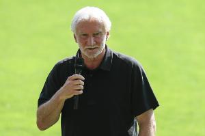 沃勒尔：纳帅和翁达夫之间没有任何问题，球员想首发很正常