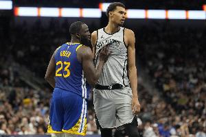 追梦：我的防守比以往都要出色 现役仅文班亚马防守比我强