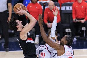 快船已遭开拓者三杀 赛季倒数第二场双方还要打一场卡位战