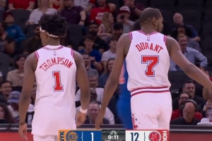 镰刀挥冒烟了！杜兰特开场不到三分钟连拿10分打停尼克斯