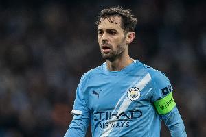 英媒：B席受到巴黎关注，斯通斯预计也将于今夏离开曼城