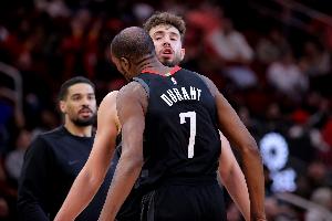 申京谈应对包夹：我们在变得更好 如果不进步对手就会一直这么做