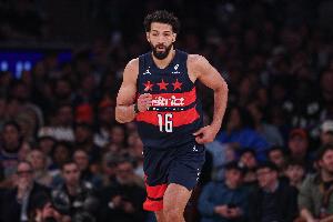 创生涯新高！吉尔替补9中8&三分3中3高效砍21分 另有6板6助