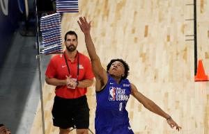 Scotto：爵士与肯尼迪·钱德勒签下第二份10天短合同