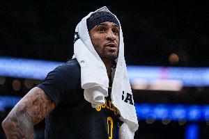 只有9人能打！勇士战马刺 小佩顿不打 波津&库里&霍福德缺阵