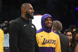 詹姆斯谈退役：内心火焰不熄我就能一直打 布朗尼让我有了使命感