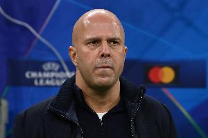 TA：芬威仍全力支持斯洛特，认为他本赛季面临诸多困难不应负全责