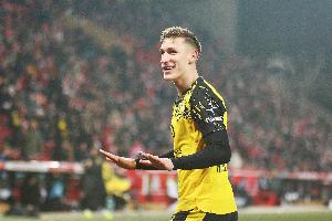 德天空：施洛特贝克将与多特讨论解约条款，双方仍有可能续约