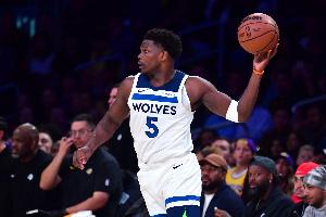 场均得到29.3分！森林狼背靠背客战76人 爱德华兹可以出战