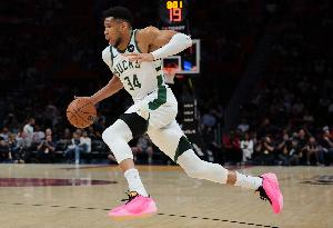 Siegel：字母言论对雄鹿不过是又一出闹剧 他的今夏动向会很有趣