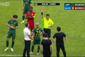 热议铜梁龙1-0浙江：铜梁龙要逆天；米特里策非得抓人头发 还两次