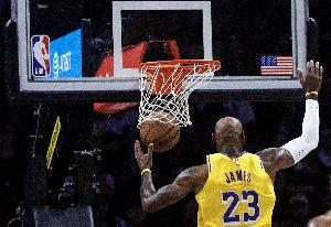 香波特：没有东里湖人必须依赖防守 最后时刻詹姆斯仍能接管比赛