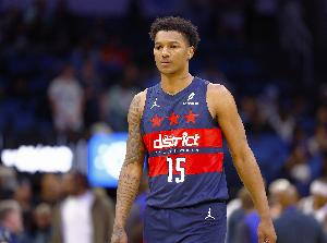 活力十足！朱利安·里斯16中8砍下17分16板3断