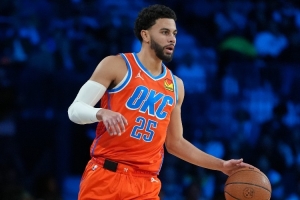 戴格诺特：阿杰伊·米切尔是角色灵活的球员 能和任何人搭档上场