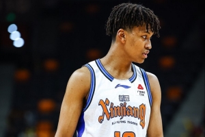 难阻失利！冯傲22分钟4中3拿10分 罚球4中4