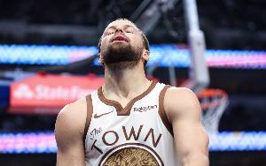 库里谈最后一攻没暂停：想点申京但没找到突破口 相信自己&不后悔