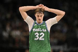 基德谈最佳新秀竞争：弗拉格表现不可思议 攻防两端都有贡献