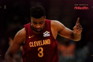 能里能外！骑士赢球海报：封面人物托马斯·布莱恩特