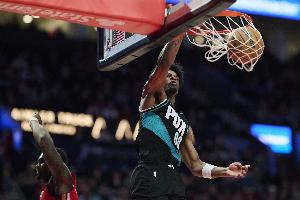 皆半场得分上双！亨德森7中3得10分2助 塞布尔5中4得11分2断1帽