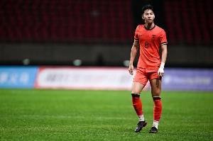 达获取英国劳工证条件！19岁前锋张家鸣已在塞尔维亚联赛出场5次