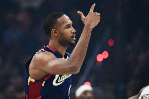 稳扎稳打！莫布里半场5中4拿12分3板 罚球4中3