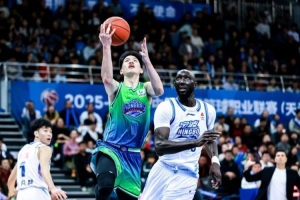 常规赛丨收官东丽，重返奥体！先行者主场102-89战胜宁波町渥