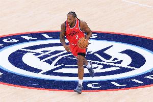 机器人稳！伦纳德个人生涯连续第55次砍20+ 继续刷新生涯纪录