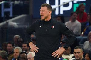 Stein：开拓者或在休赛期更换主教练 新老板在评估教练团队