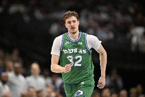 效率不高！弗拉格25中9得到25分9板2助1帽 隔扣大洛技惊四座