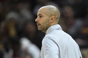 篮网主帅：我不断调整阵容 球员打得并不轻松 但正在变得更好