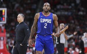 卢谈小卡带伤出战：他在以身作则&每场都坚持出战 想带队赢得胜利