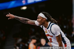 帅哥你谁？麦考尔半场积极输出 11投6中&罚球7中5 砍全队最高18分