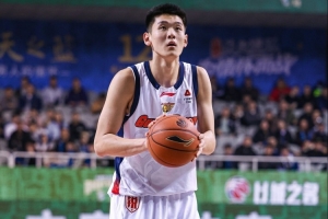 媒体人：有了这场精彩的代表作 王洪泽后面能得到更多上场时间