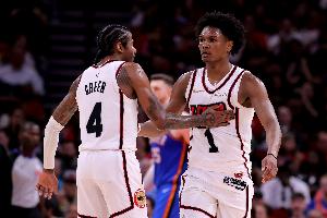 小贾巴里：杰伦·格林和阿门关系好着呢 他俩就是真刀真枪地竞争