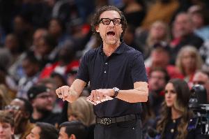 斯奈德：我们才15个罚球而骑士有35个 这样的问题必须得到解决